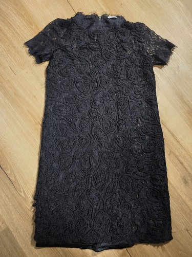 Kleines schwarzes zara - kleines,